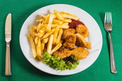Nuggets-mit-Pommes